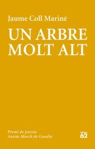 UN ARBRE MOLT ALT