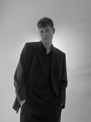 “He trobat un lloc acollidor  entre morts, tràfic i màfies”